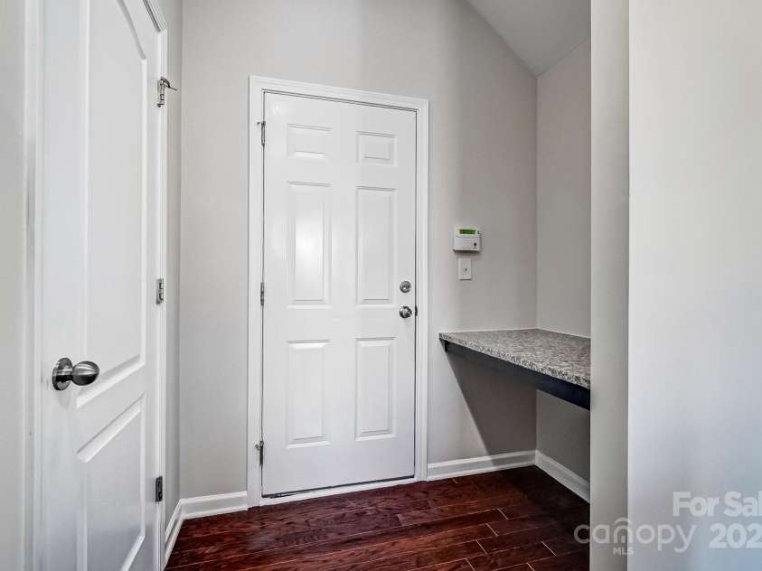 11203 Chapeclane Road, Charlotte, NC 28278.  MLS# CAR4235589, YatesRealty ID 19484. 