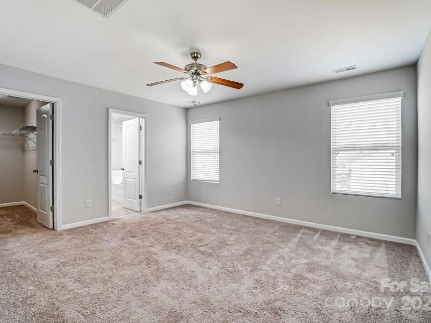 11203 Chapeclane Road, Charlotte, NC 28278.  MLS# CAR4235589, YatesRealty ID 19484. 