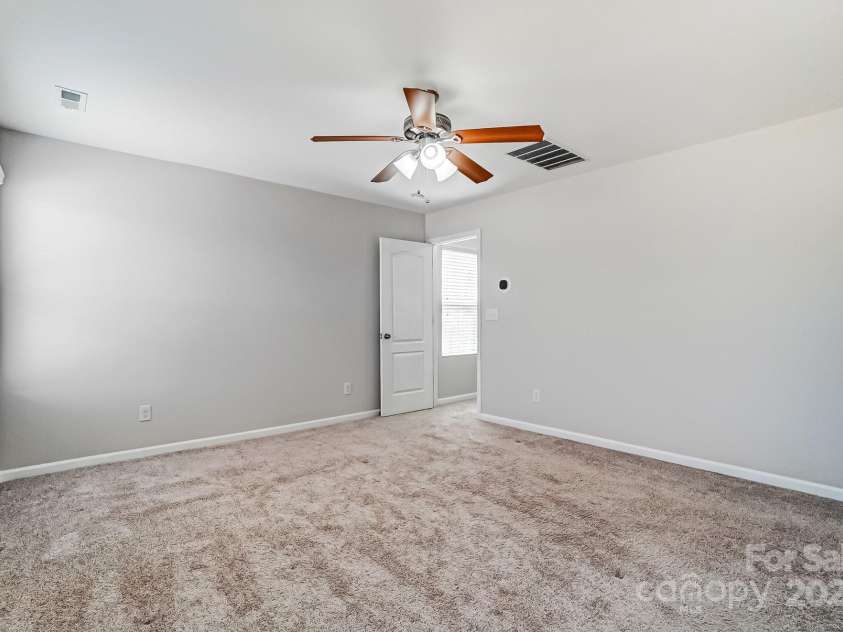 11203 Chapeclane Road, Charlotte, NC 28278.  MLS# CAR4235589, YatesRealty ID 19484. 