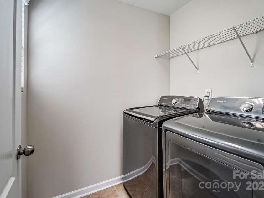 11203 Chapeclane Road, Charlotte, NC 28278.  MLS# CAR4235589, YatesRealty ID 19484. 