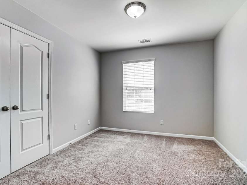 11203 Chapeclane Road, Charlotte, NC 28278.  MLS# CAR4235589, YatesRealty ID 19484. 