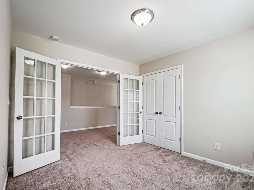 11203 Chapeclane Road, Charlotte, NC 28278.  MLS# CAR4235589, YatesRealty ID 19484. 