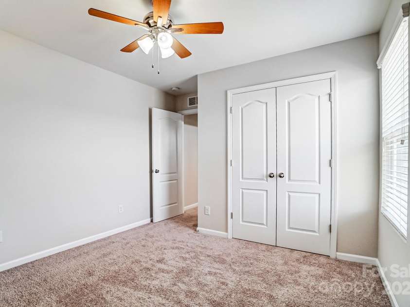 11203 Chapeclane Road, Charlotte, NC 28278.  MLS# CAR4235589, YatesRealty ID 19484. 