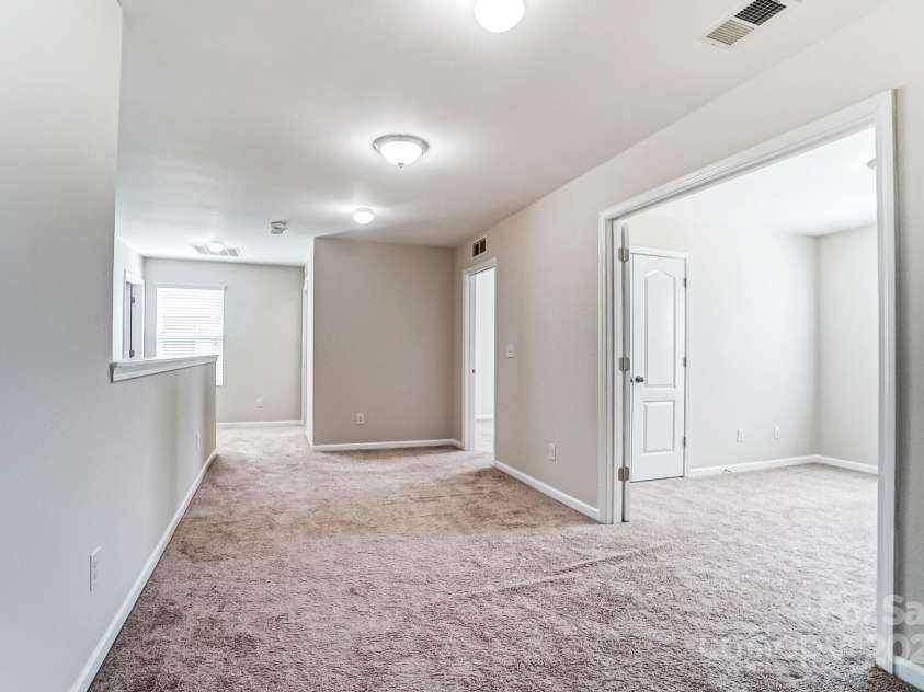 11203 Chapeclane Road, Charlotte, NC 28278.  MLS# CAR4235589, YatesRealty ID 19484. 