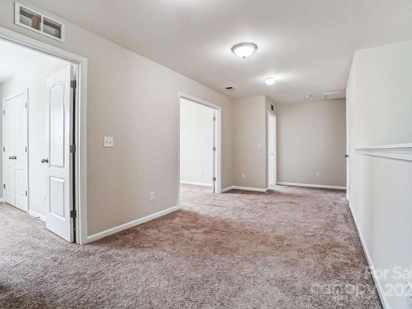 11203 Chapeclane Road, Charlotte, NC 28278.  MLS# CAR4235589, YatesRealty ID 19484. 