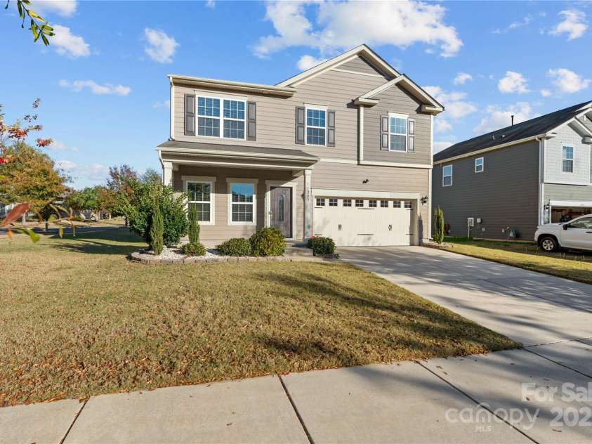 11203 Chapeclane Road, Charlotte, NC 28278.  MLS# CAR4235589, YatesRealty ID 19484. 