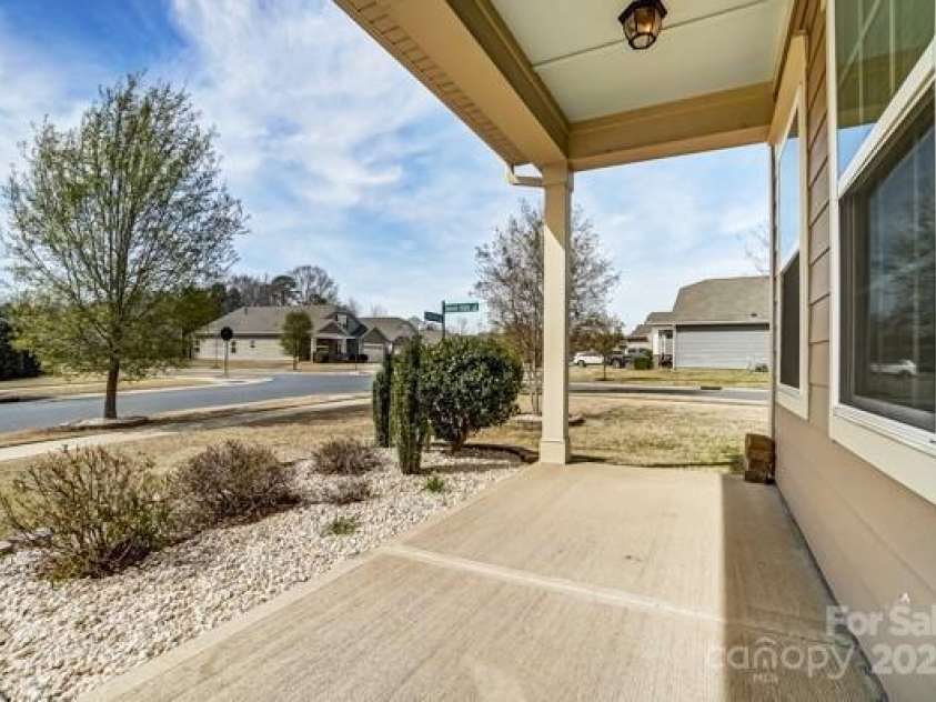 11203 Chapeclane Road, Charlotte, NC 28278.  MLS# CAR4235589, YatesRealty ID 19484. Front Porch
