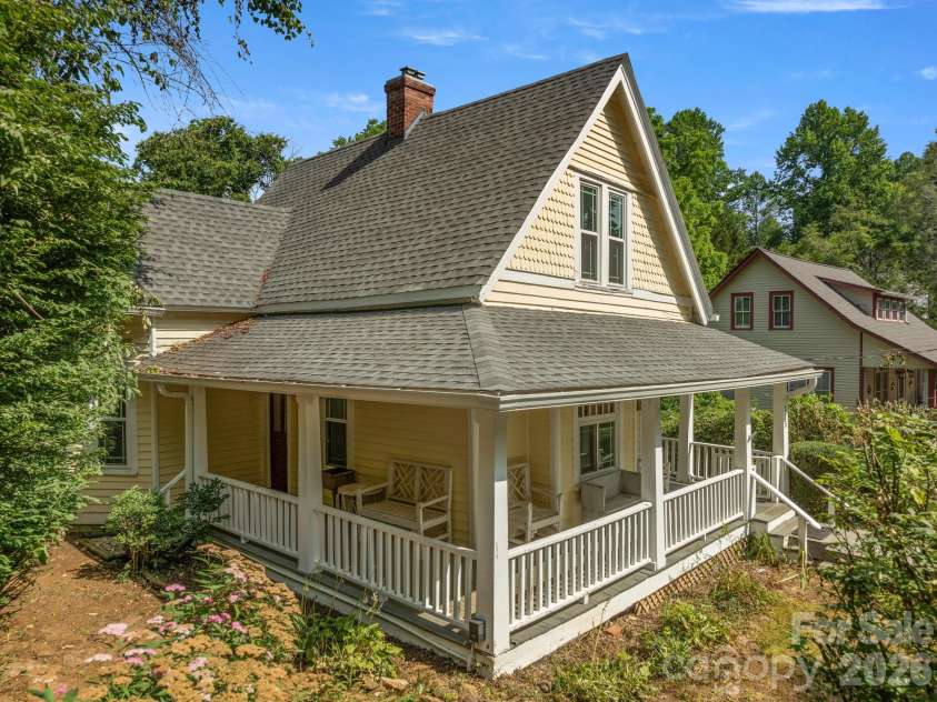 334 Greenville Street, Saluda, NC 28773.  MLS# CAR4283368, YatesRealty ID 19484. 
