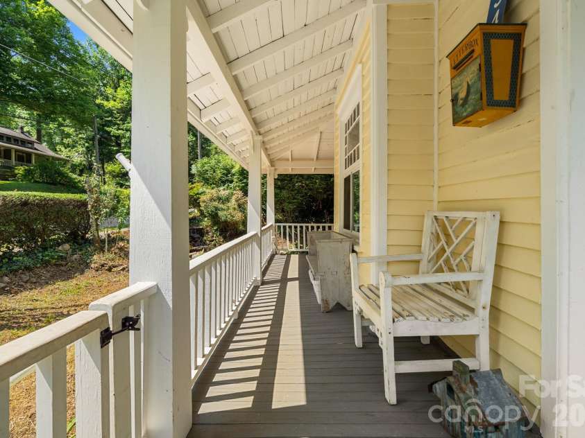 334 Greenville Street, Saluda, NC 28773.  MLS# CAR4283368, YatesRealty ID 19484. 