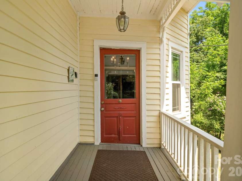 334 Greenville Street, Saluda, NC 28773.  MLS# CAR4283368, YatesRealty ID 19484. 