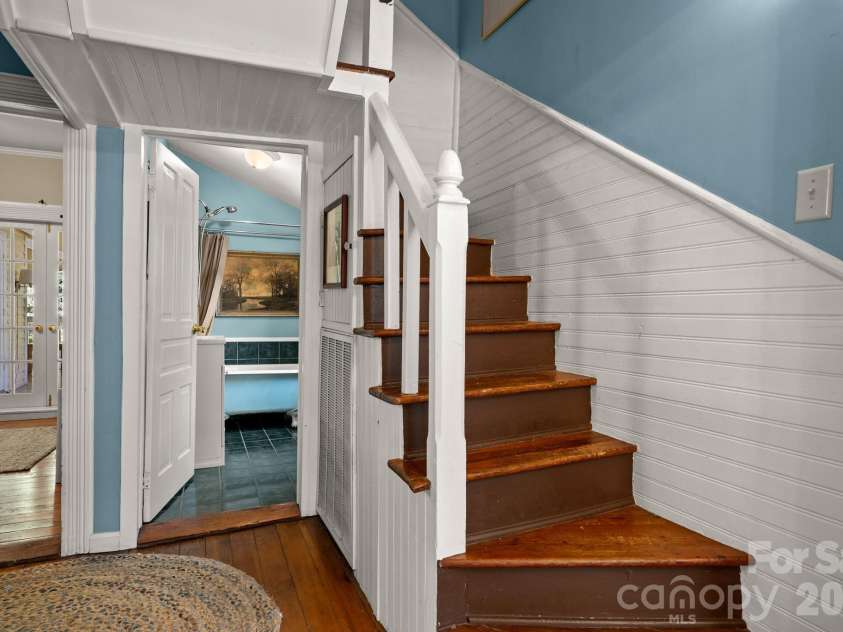 334 Greenville Street, Saluda, NC 28773.  MLS# CAR4283368, YatesRealty ID 19484. 