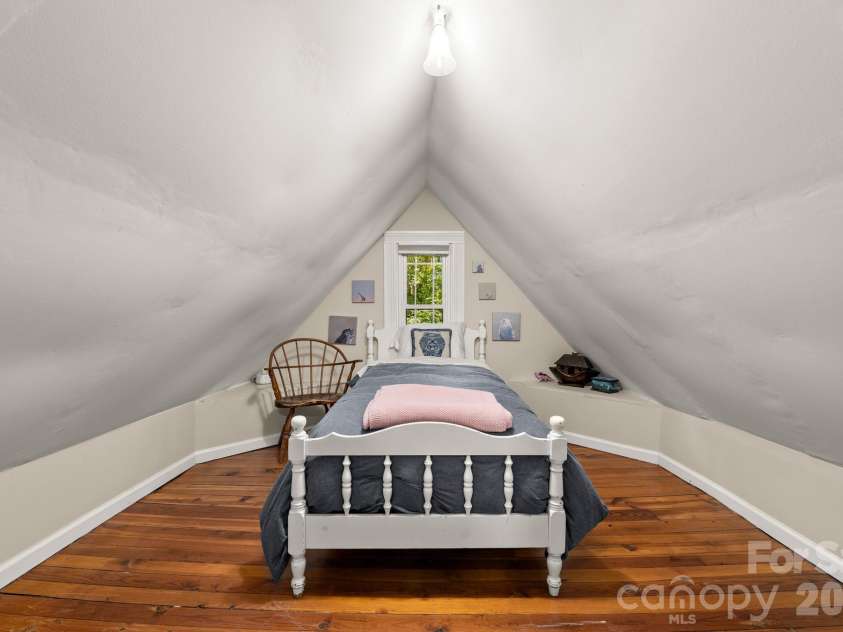 334 Greenville Street, Saluda, NC 28773.  MLS# CAR4283368, YatesRealty ID 19484. 