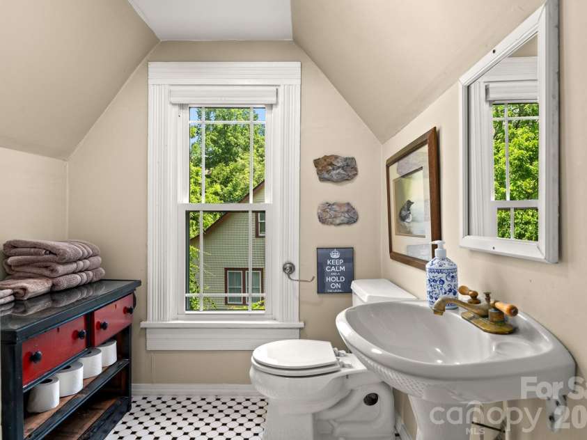 334 Greenville Street, Saluda, NC 28773.  MLS# CAR4283368, YatesRealty ID 19484. 