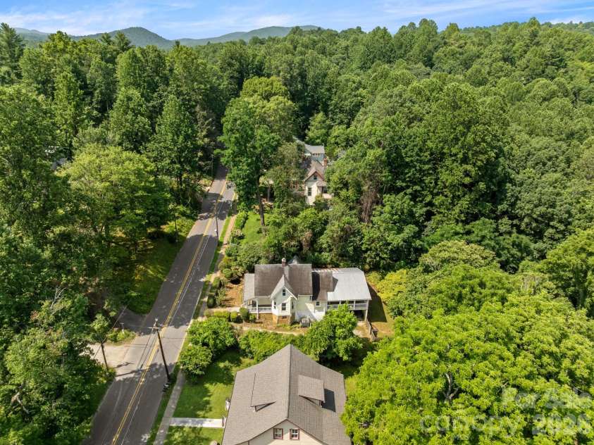 334 Greenville Street, Saluda, NC 28773.  MLS# CAR4283368, YatesRealty ID 19484. 