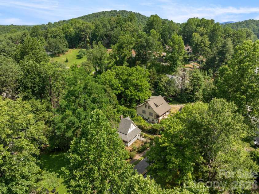 334 Greenville Street, Saluda, NC 28773.  MLS# CAR4283368, YatesRealty ID 19484. 