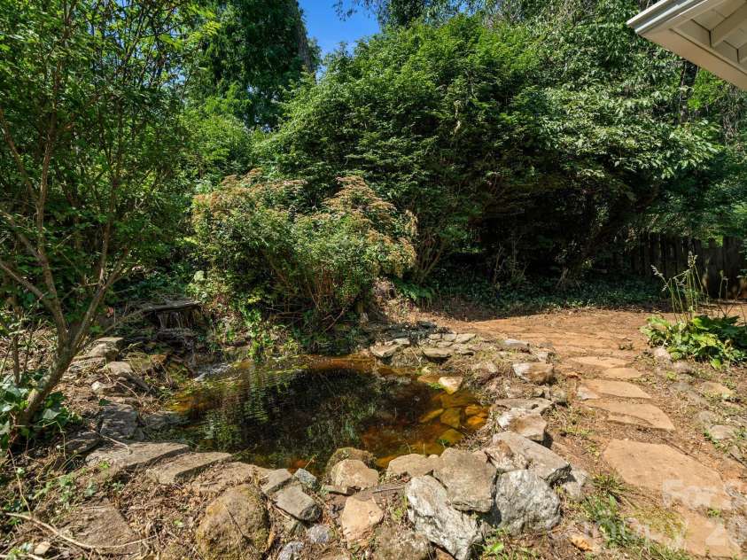 334 Greenville Street, Saluda, NC 28773.  MLS# CAR4283368, YatesRealty ID 19484. 