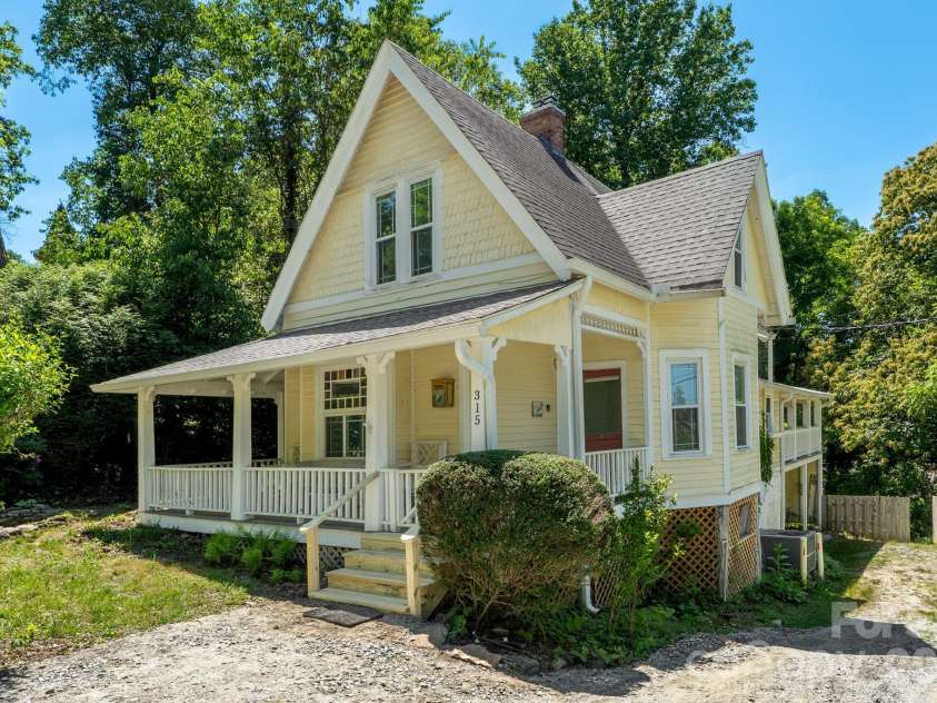 334 Greenville Street, Saluda, NC 28773.  MLS# CAR4283368, YatesRealty ID 19484. 