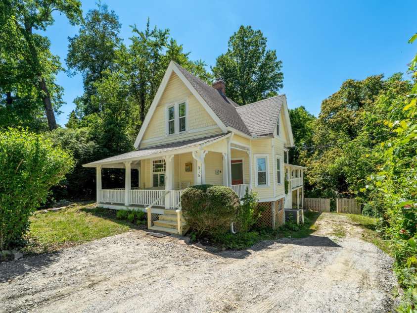 334 Greenville Street, Saluda, NC 28773.  MLS# CAR4283368, YatesRealty ID 19484. 