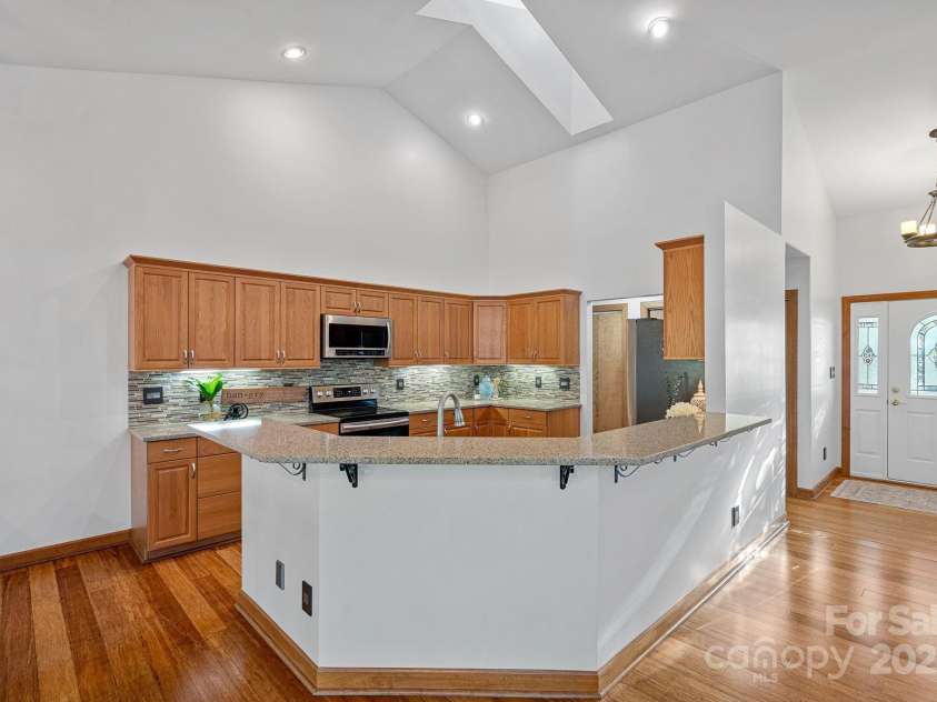 300 Yacht Road, Mooresville, NC 28117.  MLS# CAR4244901, YatesRealty ID 19486. 