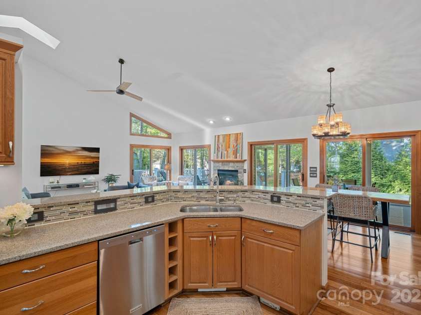 300 Yacht Road, Mooresville, NC 28117.  MLS# CAR4244901, YatesRealty ID 19486. 