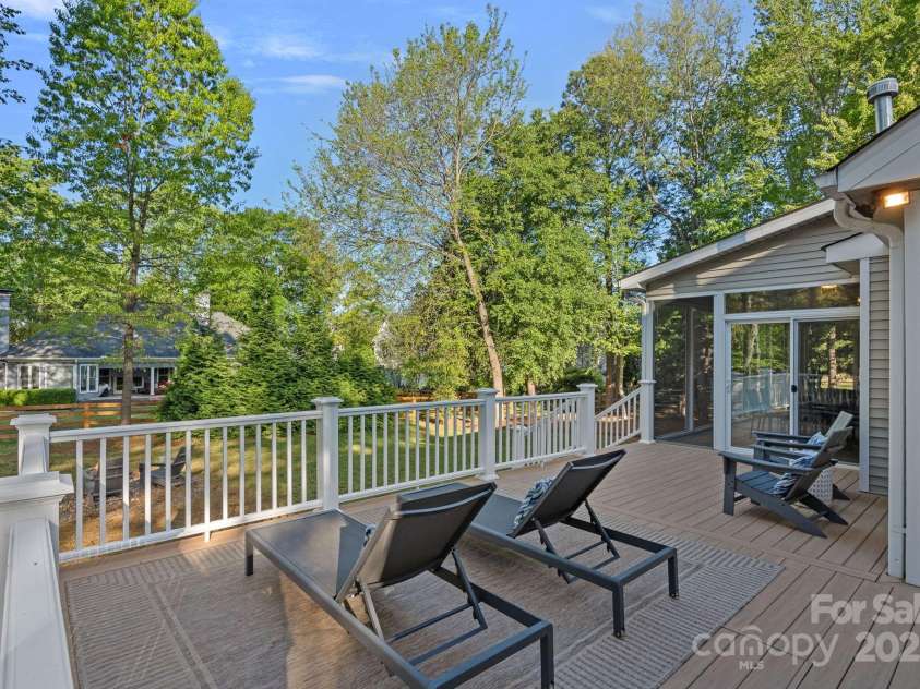 300 Yacht Road, Mooresville, NC 28117.  MLS# CAR4244901, YatesRealty ID 19486. 