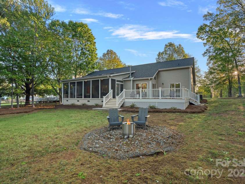 300 Yacht Road, Mooresville, NC 28117.  MLS# CAR4244901, YatesRealty ID 19486. 