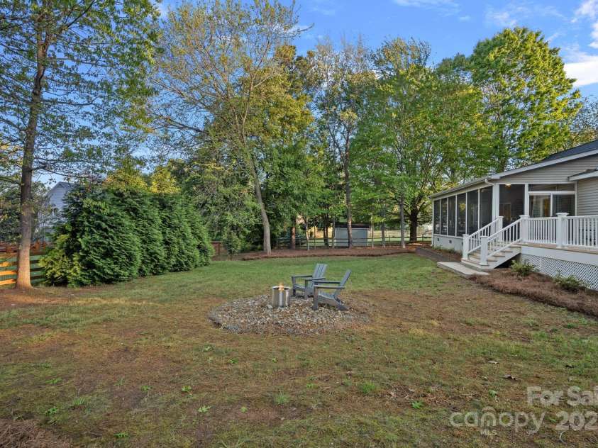 300 Yacht Road, Mooresville, NC 28117.  MLS# CAR4244901, YatesRealty ID 19486. 