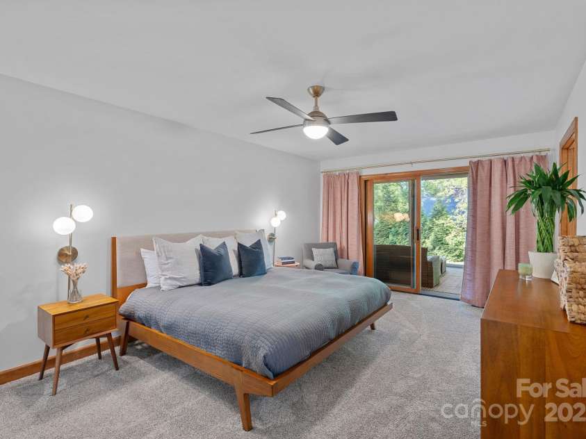 300 Yacht Road, Mooresville, NC 28117.  MLS# CAR4244901, YatesRealty ID 19486. Primary Bedroom
