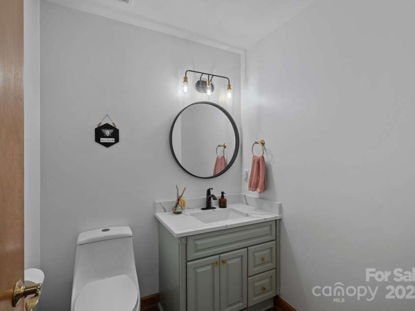 300 Yacht Road, Mooresville, NC 28117.  MLS# CAR4244901, YatesRealty ID 19486. Updated Powder Room