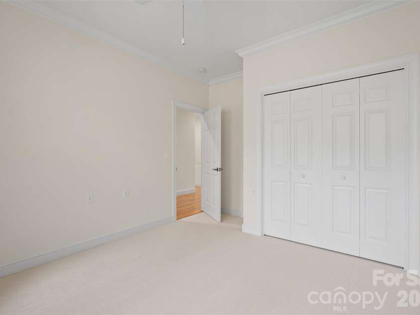 134 Augusta Circle, Waynesville, NC 28786.  MLS# CAR4367921, YatesRealty ID 19487. Front main level bedroom
