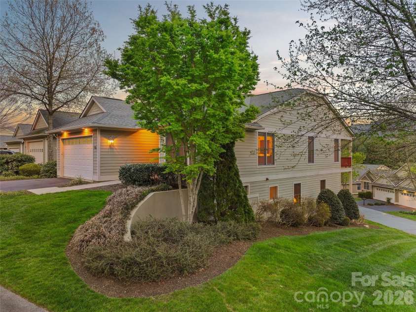 134 Augusta Circle, Waynesville, NC 28786.  MLS# CAR4367921, YatesRealty ID 19487. Side view