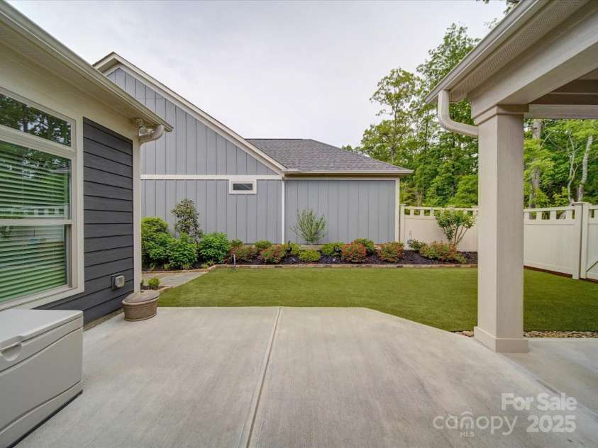 2306 Wesley Landing Road, Waxhaw, NC 28173.  MLS# CAR4248905, YatesRealty ID 19487. 