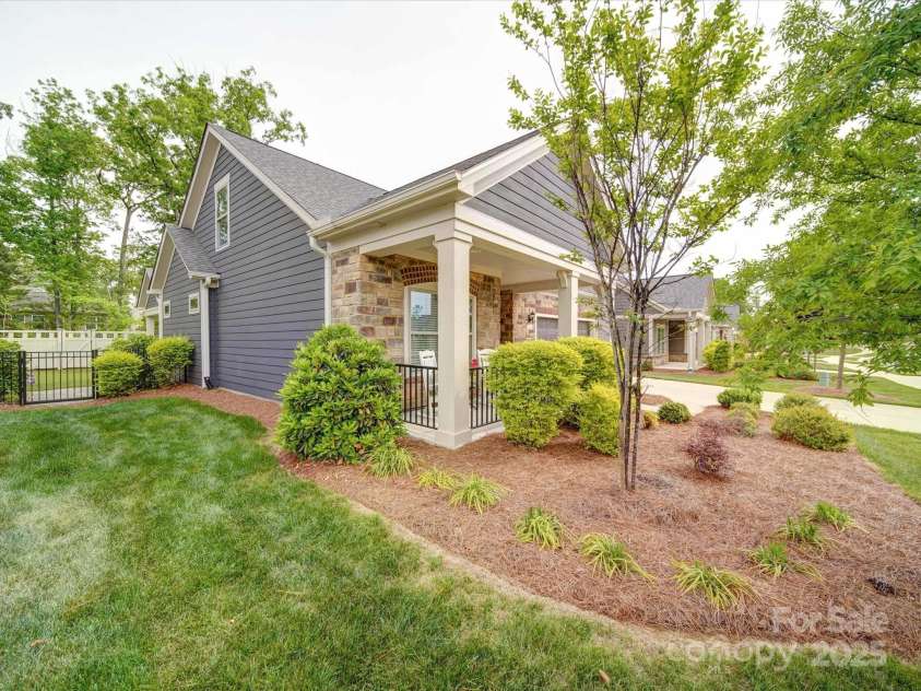 2306 Wesley Landing Road, Waxhaw, NC 28173.  MLS# CAR4248905, YatesRealty ID 19487. Beautiful yard, front and back