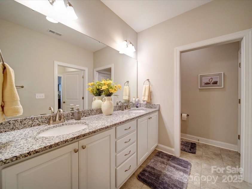 2306 Wesley Landing Road, Waxhaw, NC 28173.  MLS# CAR4248905, YatesRealty ID 19487. Primary Bath