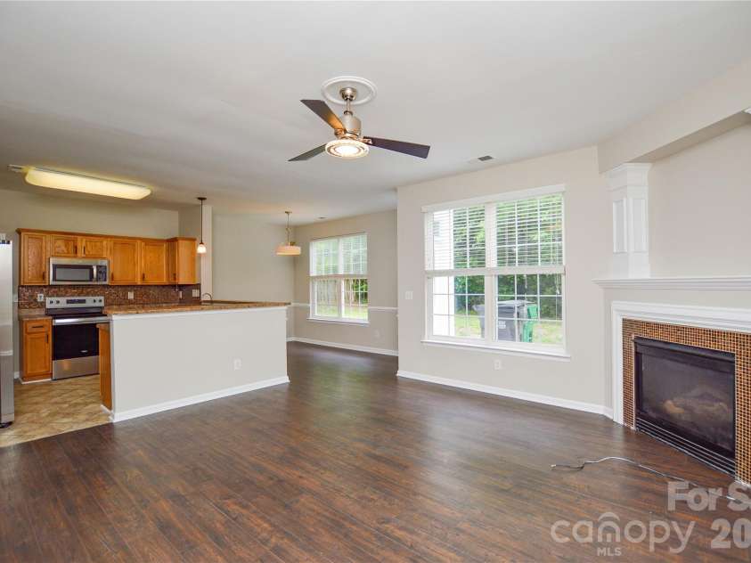 16410 Greybriar Forest Lane, Charlotte, NC 28278.  MLS# CAR4376519, YatesRealty ID 19488. 