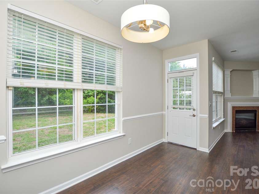 16410 Greybriar Forest Lane, Charlotte, NC 28278.  MLS# CAR4376519, YatesRealty ID 19488. 