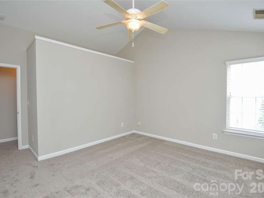 16410 Greybriar Forest Lane, Charlotte, NC 28278.  MLS# CAR4376519, YatesRealty ID 19488. 