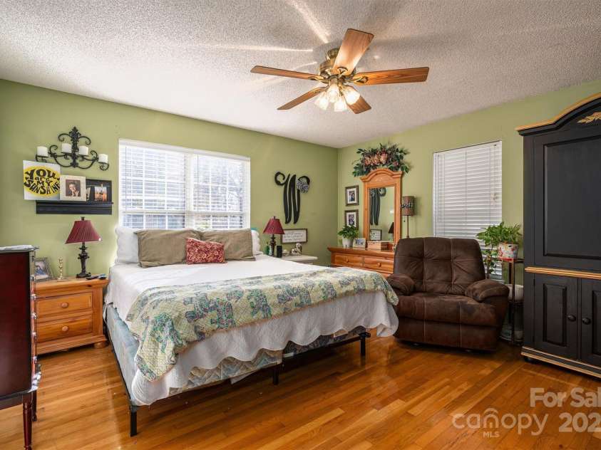 1335 Huckleberry Drive, Lincolnton, NC 28092.  MLS# CAR4201338, YatesRealty ID 1949. Virtually Staged