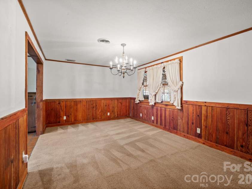 482 Miller Farm Road, Statesville, NC 28625.  MLS# CAR4319062, YatesRealty ID 1949. Dining room