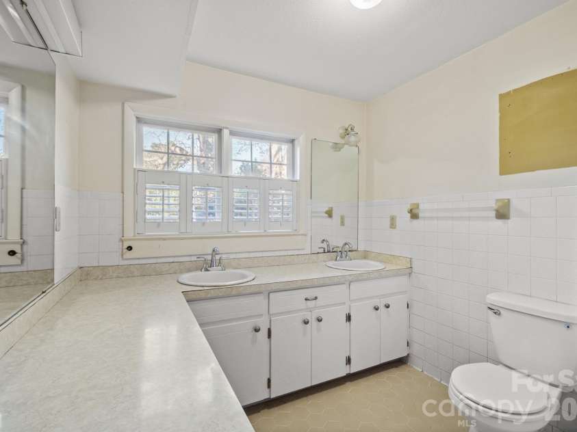 482 Miller Farm Road, Statesville, NC 28625.  MLS# CAR4319062, YatesRealty ID 1949. Main primary BA