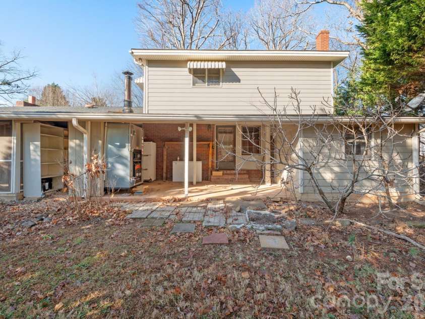 482 Miller Farm Road, Statesville, NC 28625.  MLS# CAR4319062, YatesRealty ID 1949. Rear open & enclosed porches