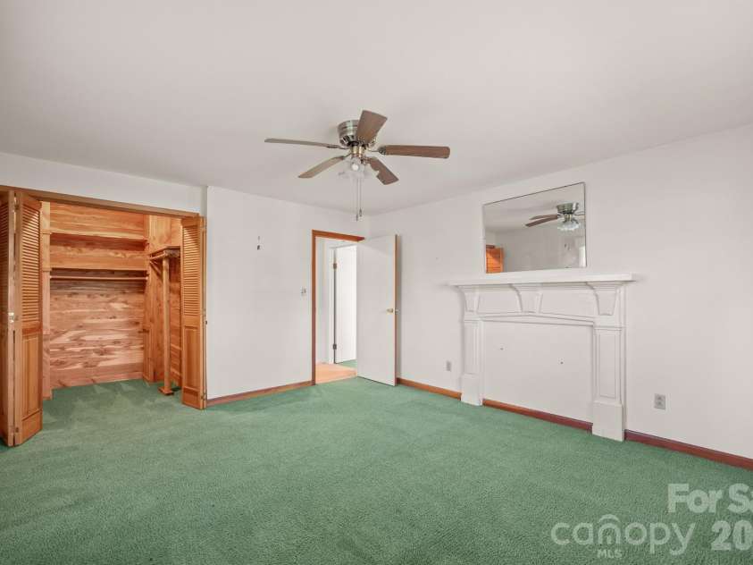 482 Miller Farm Road, Statesville, NC 28625.  MLS# CAR4319062, YatesRealty ID 1949. Upper BR 3