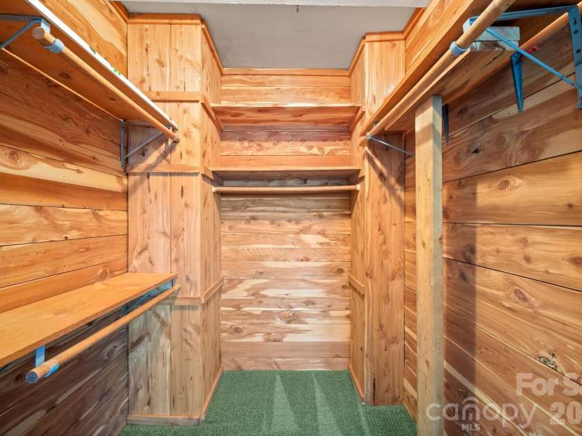 482 Miller Farm Road, Statesville, NC 28625.  MLS# CAR4319062, YatesRealty ID 1949. Upper BR clost