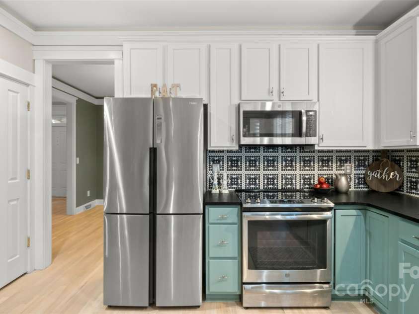 6129 Caseys Side Way, Fort Mill, SC 29708.  MLS# CAR4263839, YatesRealty ID 19490. 