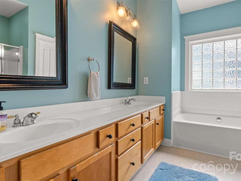 6129 Caseys Side Way, Fort Mill, SC 29708.  MLS# CAR4263839, YatesRealty ID 19490. 