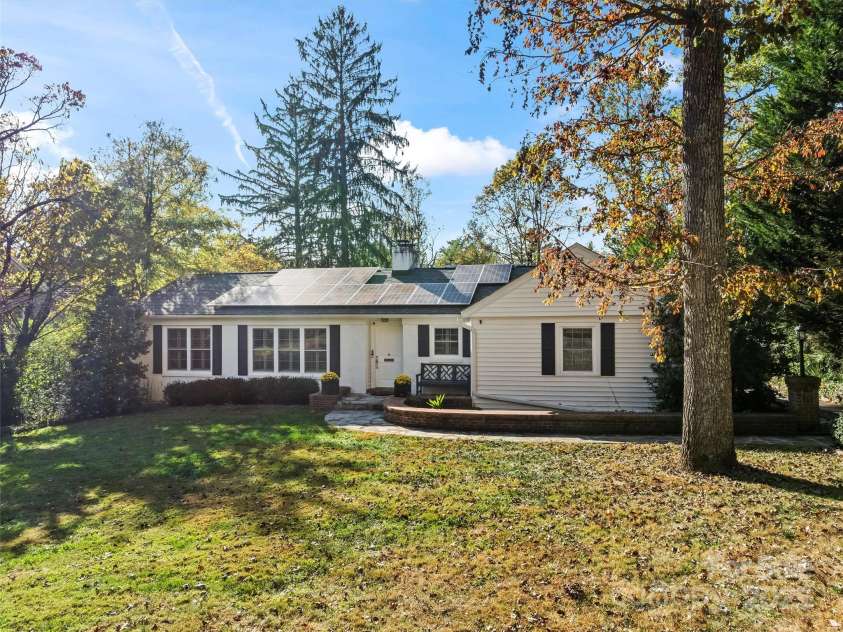 9 Hilltop Road, Asheville, NC 28803.  MLS# CAR4314753, YatesRealty ID 19490. 