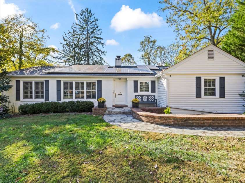 9 Hilltop Road, Asheville, NC 28803.  MLS# CAR4314753, YatesRealty ID 19490. 