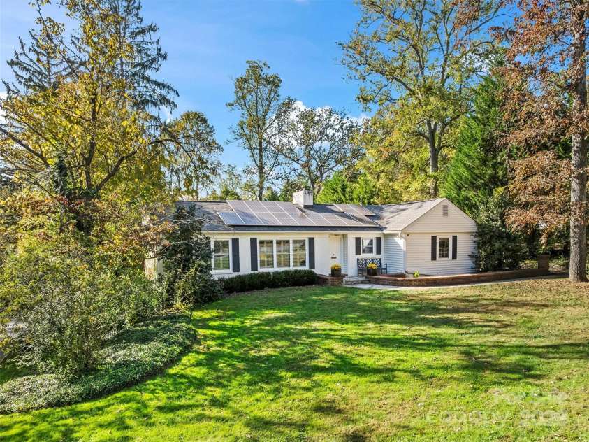 9 Hilltop Road, Asheville, NC 28803.  MLS# CAR4314753, YatesRealty ID 19490. 