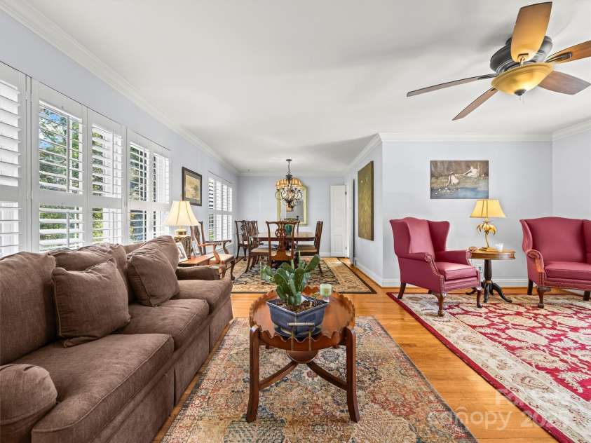 9 Hilltop Road, Asheville, NC 28803.  MLS# CAR4314753, YatesRealty ID 19490. 