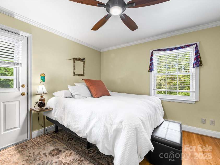 9 Hilltop Road, Asheville, NC 28803.  MLS# CAR4314753, YatesRealty ID 19490. 